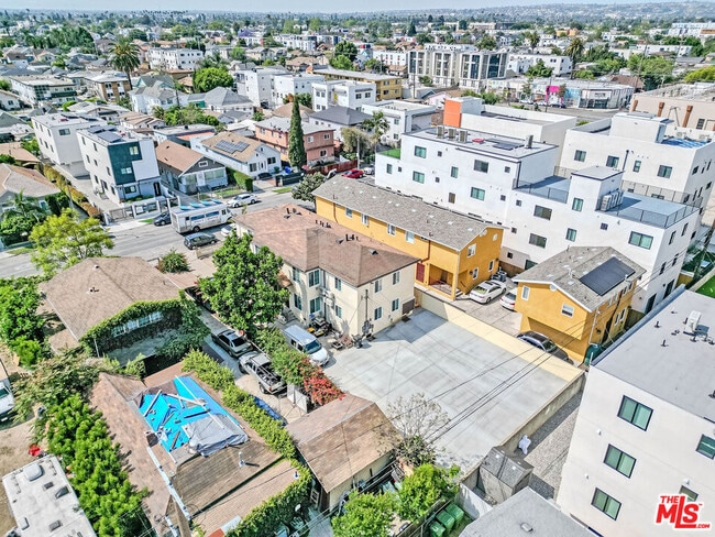 Building Photo - 1349 W 35th Pl