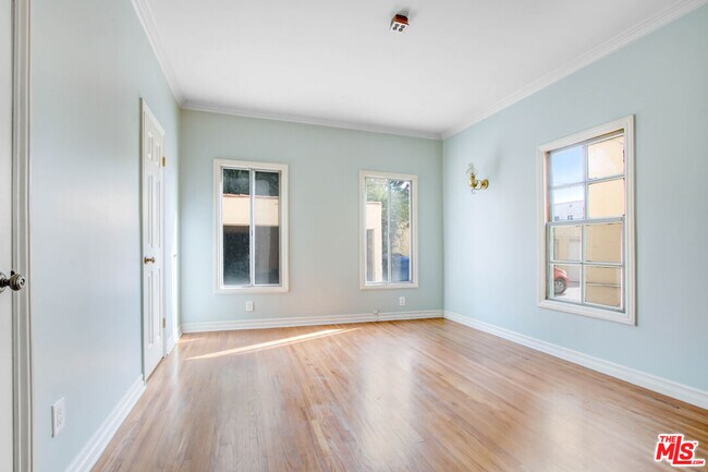 Foto del edificio - 424 N Gardner St