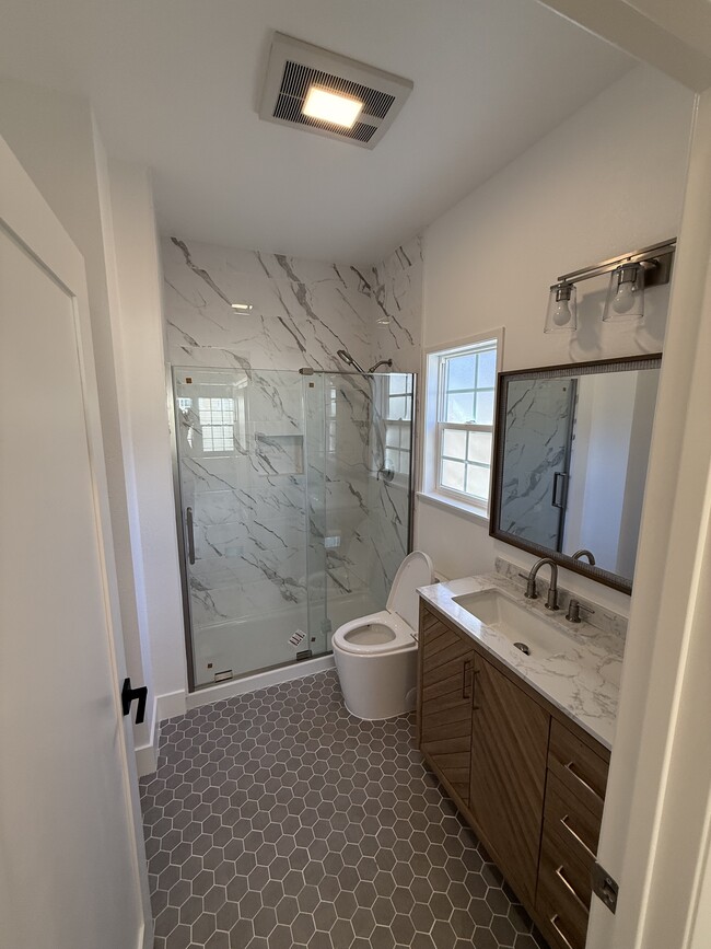 Foto del edificio - 11483 Delano St