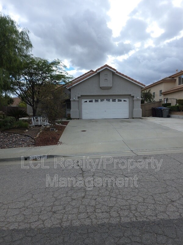 Primary Photo - 28599 Milky Way