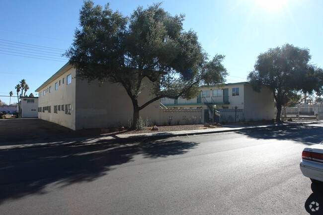 Building Photo - Glade Apartments