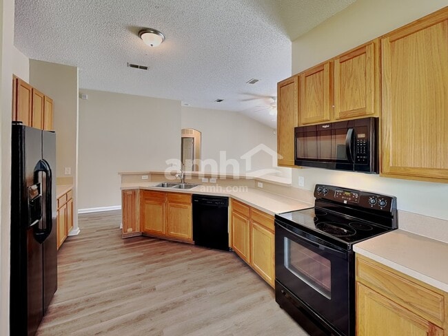 Foto del edificio - 6486 Hannah Stables Dr