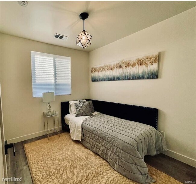 Building Photo - 2 br, 2 bath House - 3708 Seneca Ave