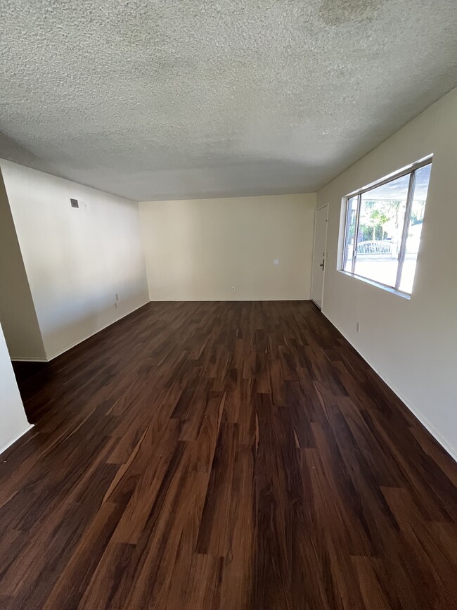 Living Room - 9536 Park St