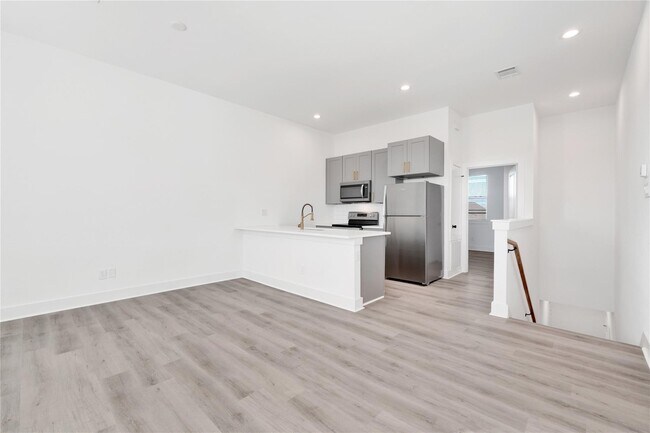 Foto del edificio - 3210 Frying Pan Pl