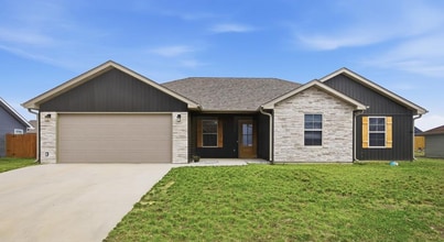 Building Photo - 147 La Vista Dr