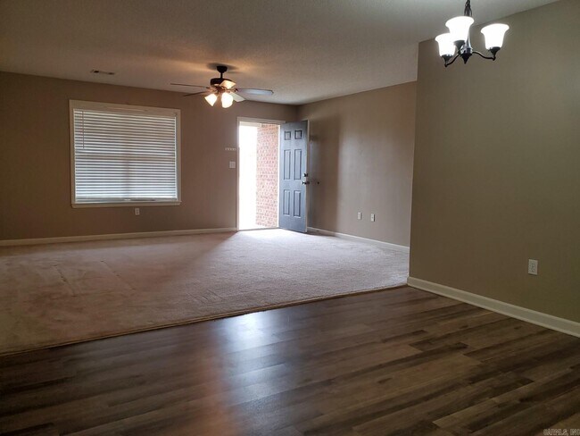 Building Photo - 125 Autumn Cove