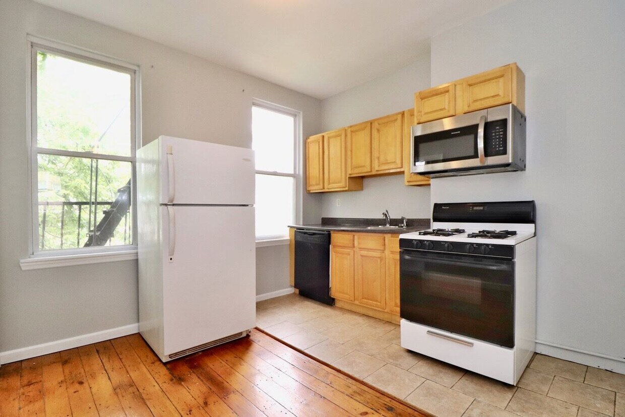 Foto principal - 152 Hopkins Ave