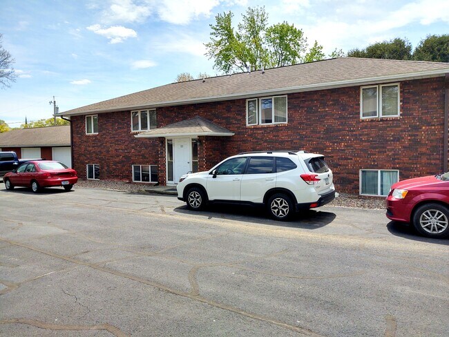 Building Photo - 108 Center Street Ct