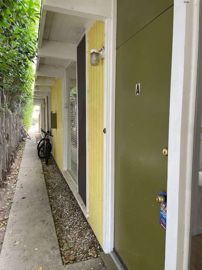 Building Photo - 6775 Pasado Rd