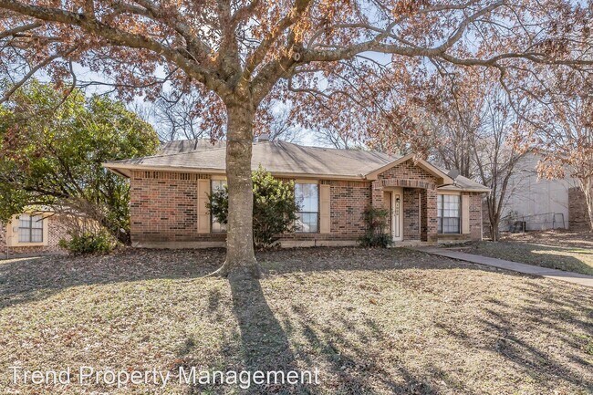 Building Photo - 4 br, 2 bath House - 1020 Opal Dr.