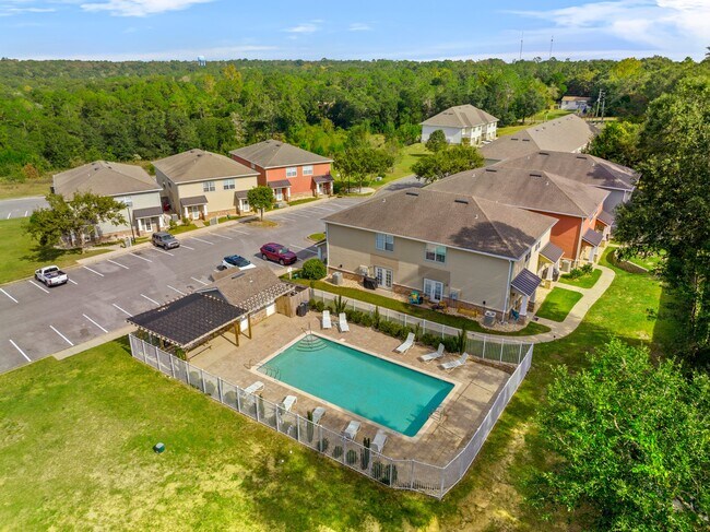 Foto del edificio - 810 Arbor Lake Dr