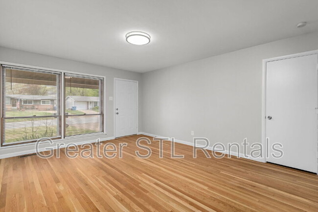 Foto del edificio - 2318 W Adams St