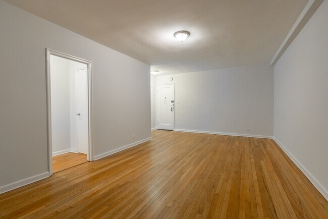 Living Space 2 - 110 W 15th St