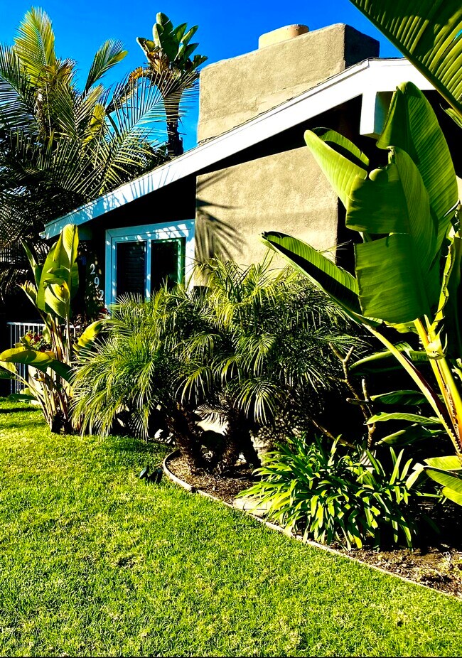 Front Lawn View - 292 16th Pl Apartments