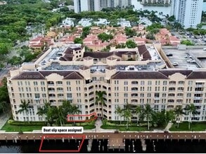 Building Photo - 3001 NE 185th St