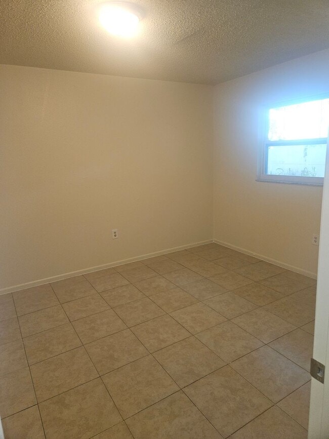 Building Photo - 3/2 DUPLEX