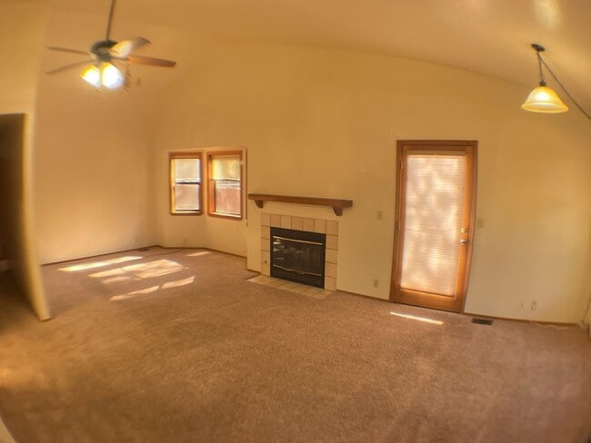 Building Photo - Single-Level 3 Bedroom Home in University Heights | Fenced Backyard + 2-Car Garage