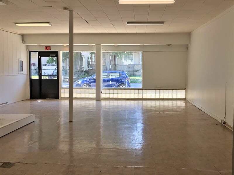 900 SF (+/-) Mixed-Use Commercial Space For Lease 2 Blocks from Gannon Univeristy - 624 W 8th St