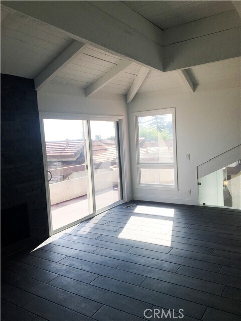 Foto del edificio - 544 N Coast Hwy