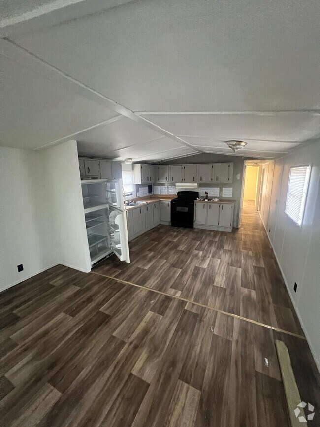 Building Photo - 71 Maple Lake Cove