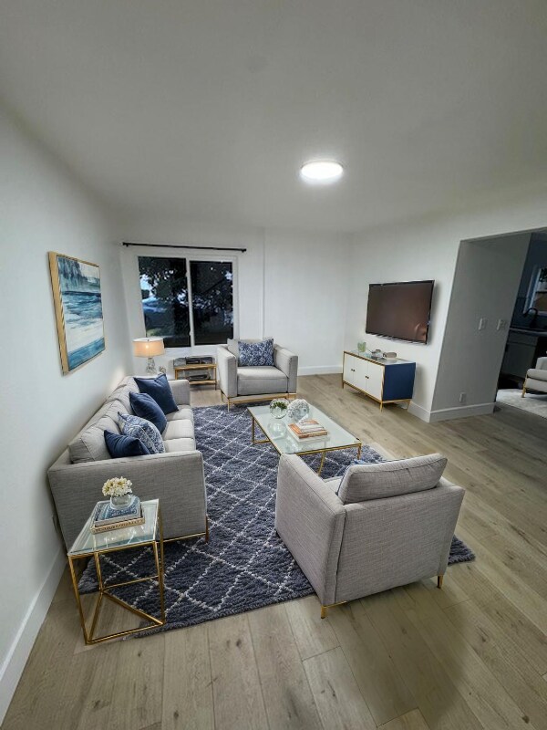 Foto del edificio - 8402 Larson Ave