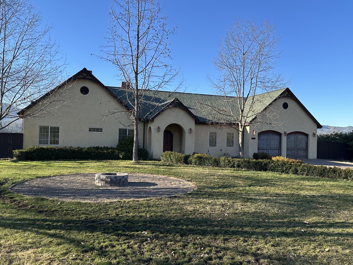 Primary Photo - 4760 S Stage Rd