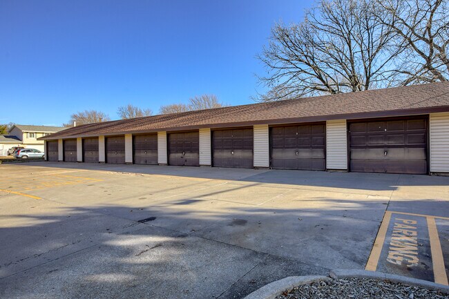 Building Photo - 4801 Claire Ave