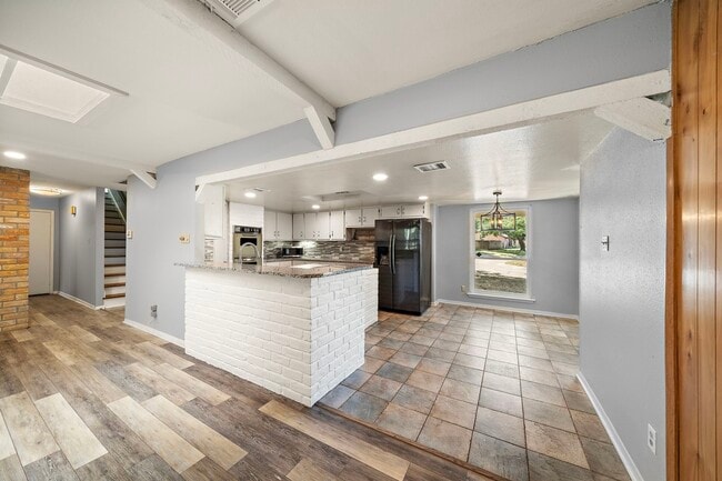 Foto del edificio - 7014 Woodfern Dr