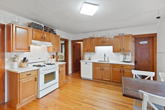 Foto del edificio - 11 Weld Ave