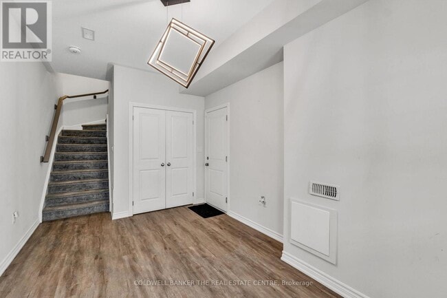 Building Photo - 124 Compass Trail