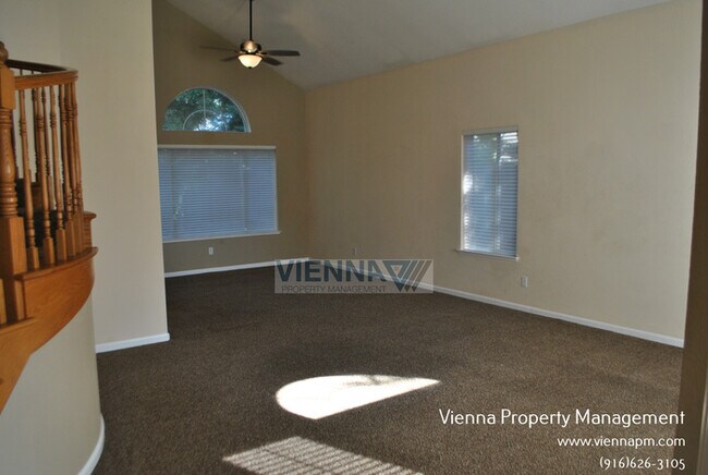 Building Photo - 6216 Cameo Dr