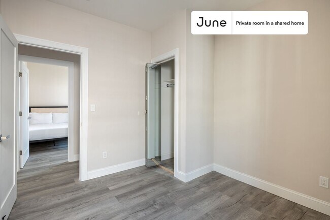 Foto del edificio - Room in Shared 5 bed/2 bath home in JFK/UMass