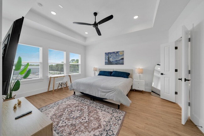 Photo - 3417 Yellowstone BlvdRoom 1 (Houston, TX) Townhome