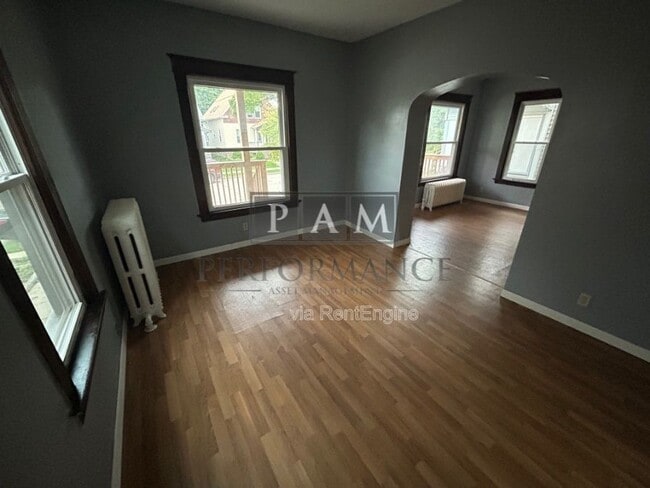 Building Photo - 1213 S 72nd St