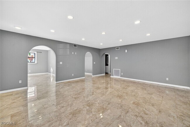 Foto del edificio - 1303 SW 16th Terrace