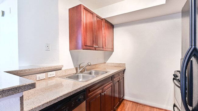 Building Photo - 5535 Canoga Ave