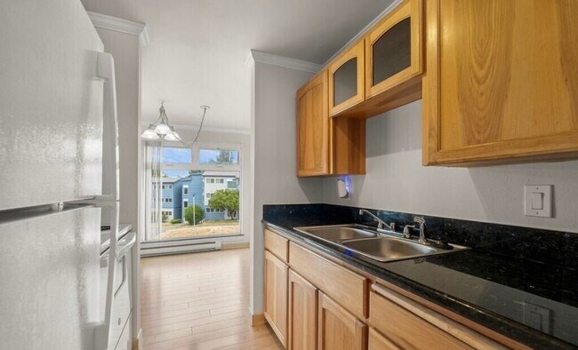 Building Photo - 15146 65th Ave S