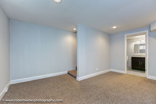 Foto del edificio - Gorgeous 3 Bed 2 Bath in the Edgewater area