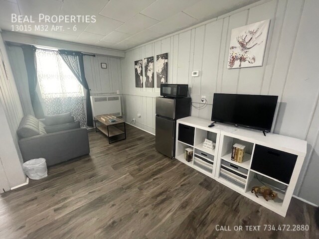 Building Photo - 13015 M-32