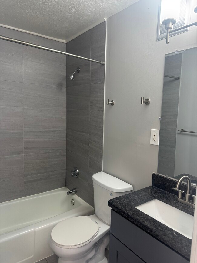 Building Photo - Skyline Terrace Apartments