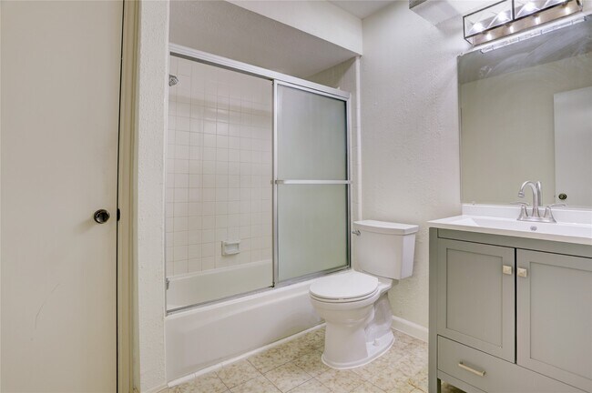 Foto del edificio - 6723 Belmont St