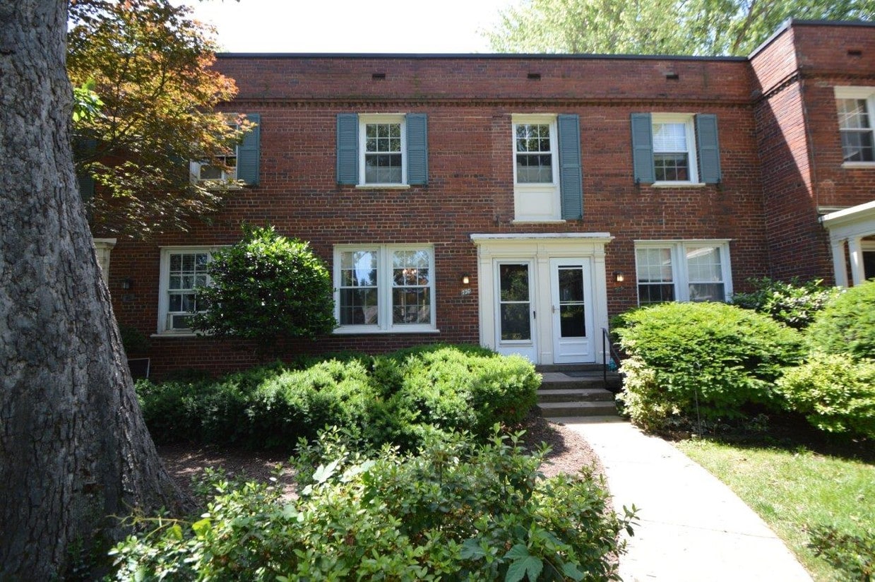 2600 16th St S, Arlington, VA 22204 Townhome Rentals in Arlington VA