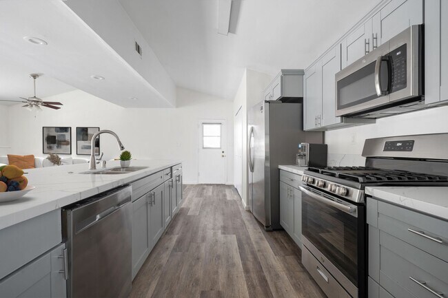 Foto del edificio - 5288 Manhasset Dr