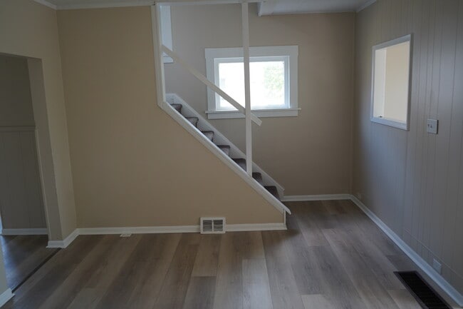 Building Photo - 4301 W 47th St