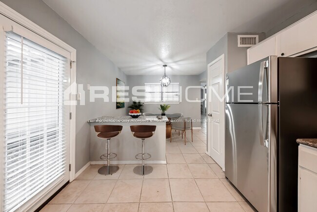 Foto del edificio - 10348 Chelmsford Drive