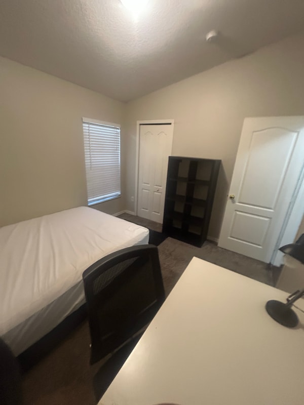 Foto principal - 8151 Canterbury Lake Blvd