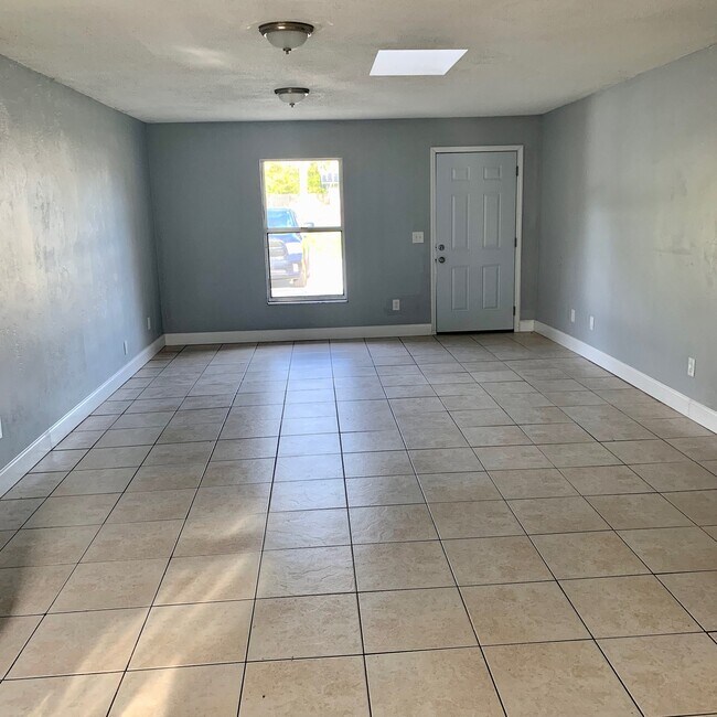 Foto del edificio - 2328 fern palm drive