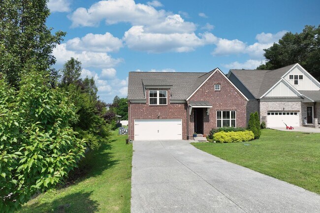 Foto del edificio - **2019-BUILT EXECUTIVE HOME IN A CUL-DE-SA...