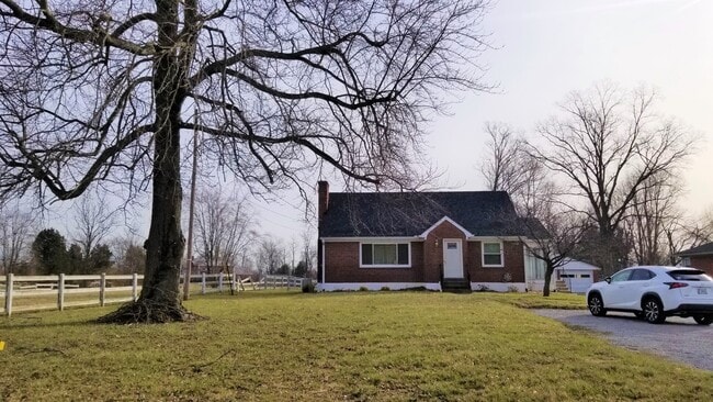 Building Photo - CHECK ME OUT!  3 Bedrooms, 2 Full Baths, B...